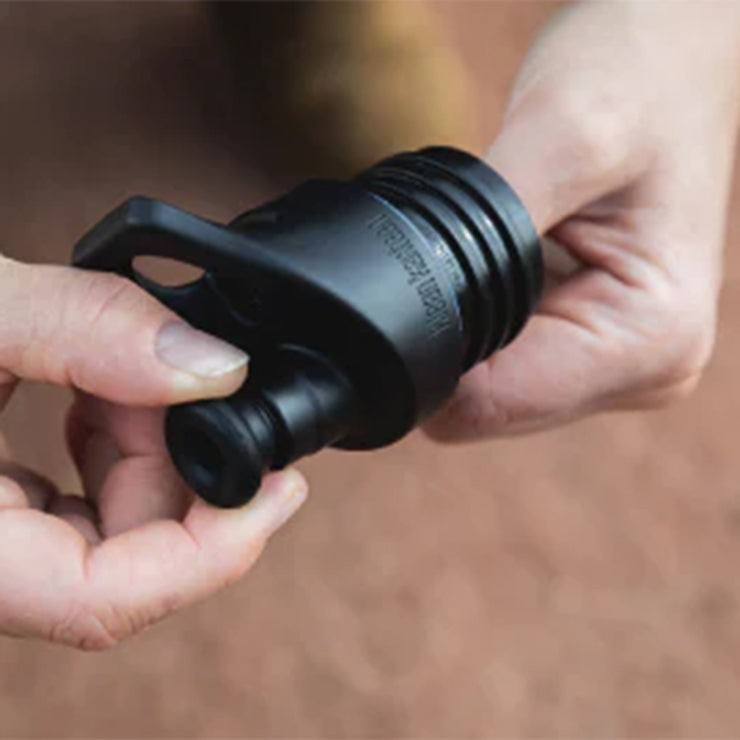 classic-sport-cap-g6 sport_cap_maintenance_kit_pull_valve_out_lifestyle.jpg