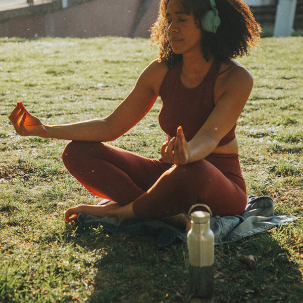 12oz-rise-reflect-with-bamboo-cap-r3 16oz_rise_reflect_yoga_park_headphones_square.jpg