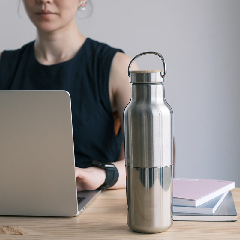20oz-rise-reflect-with-bamboo-cap-w4 20oz_rise_reflect_desk_laptop_square.jpg