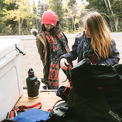 64oz-classic-with-loop-cap-i2 64oz_insulated_classic_backpackers_tailgate_square.jpg