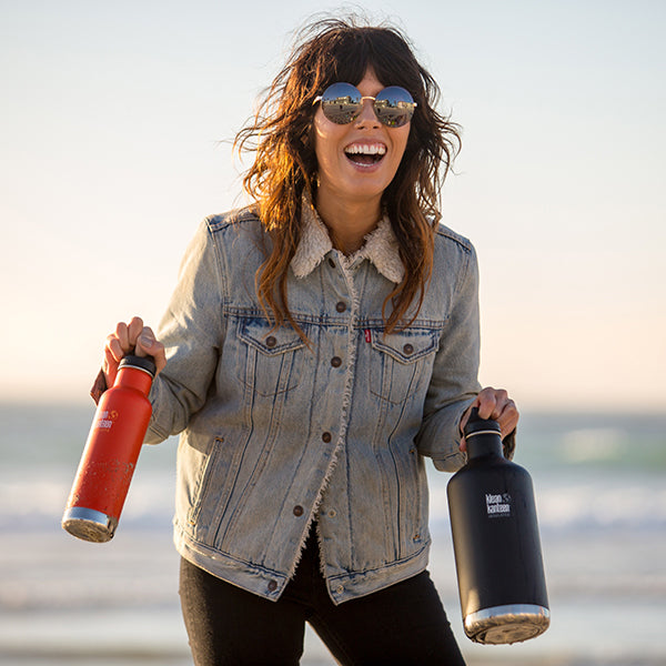 64oz-classic-with-loop-cap-i2 64oz_insulated_classic_black_beach_smile_square.jpg