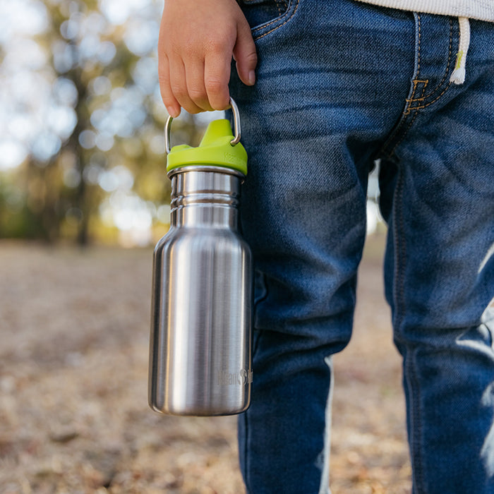 classic-kid-sippy-cap-a0 K12CNSIPPY-BS-kids_sippy_bottle_carry_lifestyle_f9e24b84-a0ae-465d-aad5-3c60c5592b7d.jpg