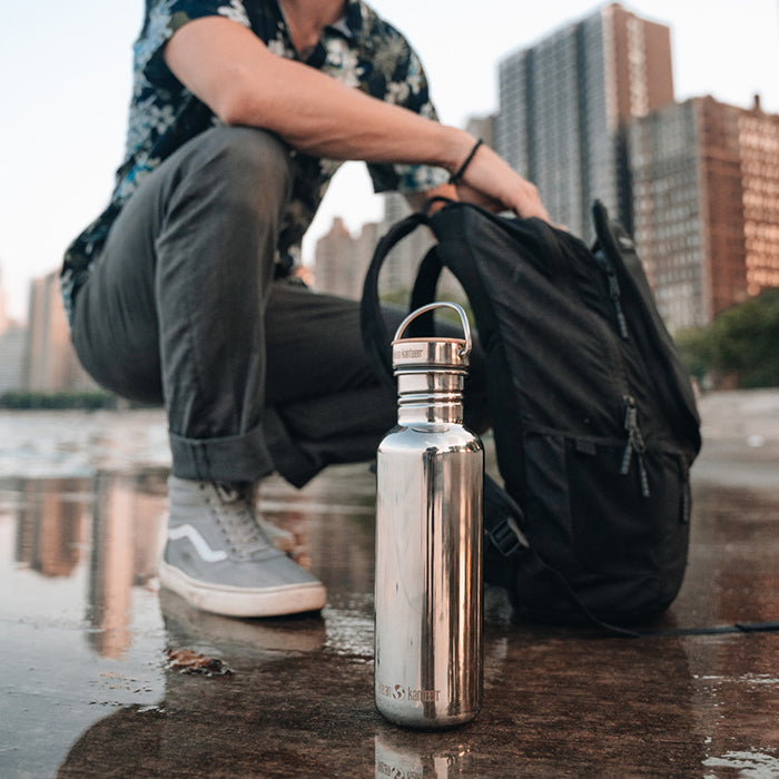 27oz-reflect-with-bamboo-cap-x2 K27SSLRF-MS-BAMBOO_reflect-bottle_city_lifestyle_ff882516-9bd8-49cf-b515-736a0a9c889f.jpg