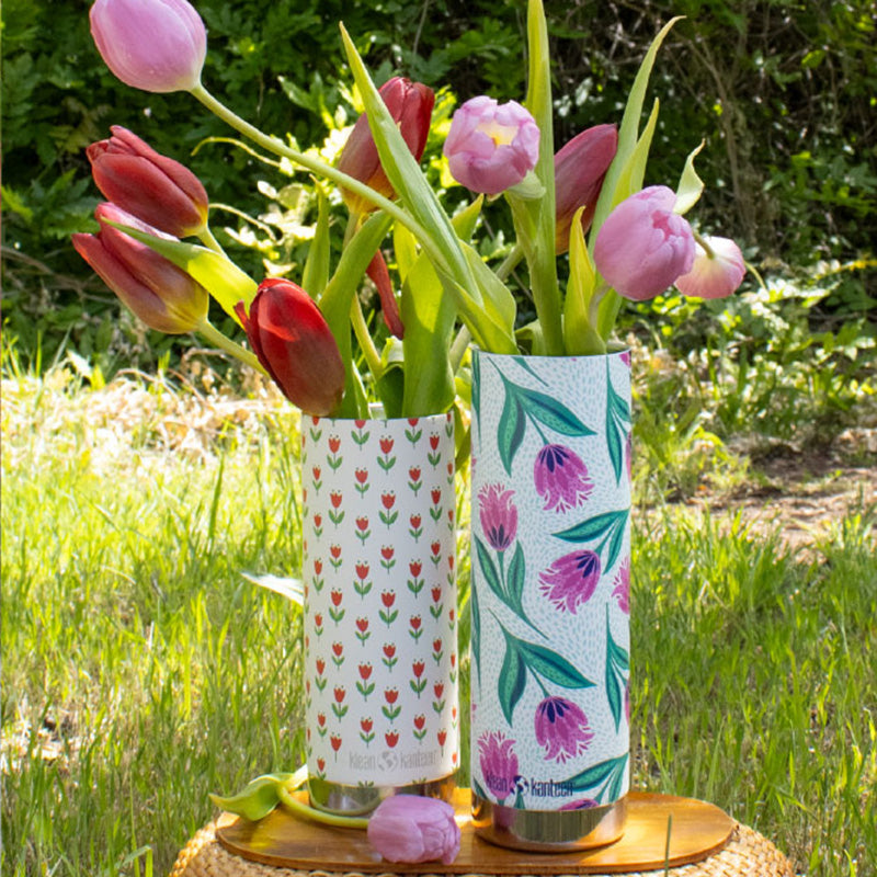 16oz-tkwide-with-cafe-red-tulips-g7 bottles_seasonal_spring_flowers_2_square.jpg