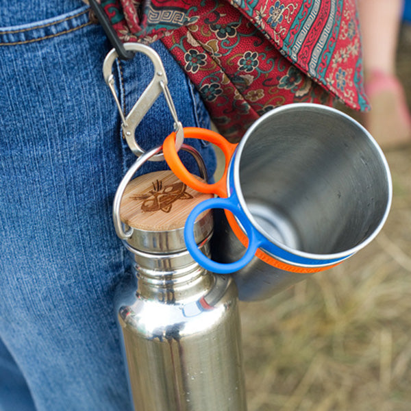 steel-s-biner-3-b4 carabiner_steel_clip_bottle_lifestyle_f9a2dad1-cd06-4894-b3ff-13476b2b5a87.jpg