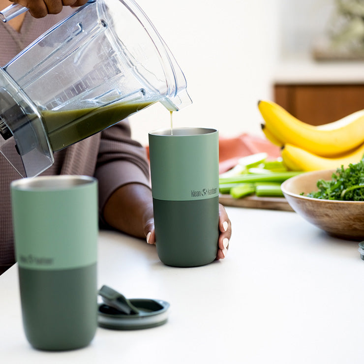 smoothie-set-s2 smoothie_kit_rise_tumbler_smoothie_pour.jpg