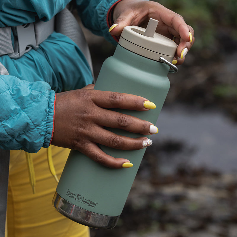 32oz-tkwide-made-to-do-more-bundle-t7 tkwide_32oz_insulated_bottle_twist_closeup_seapsray_hand_square.jpg